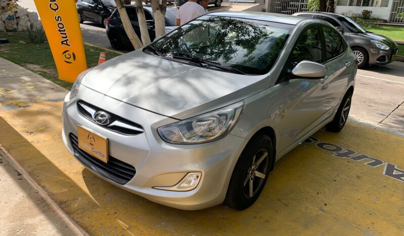 Hyundai Accent GL 2012 lleno