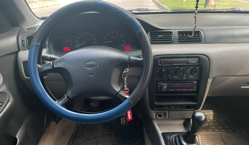 Nissan Sentra 1996 lleno