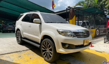 Toyota Fortuner SR5 2015 lleno