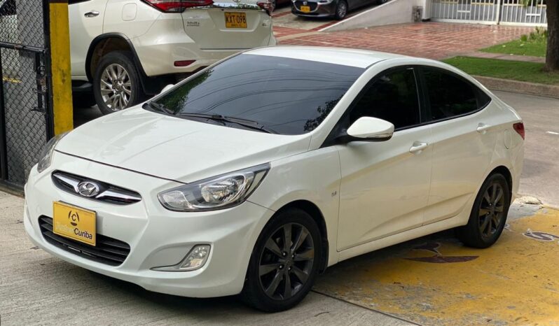 Hyundai Accent GL 2014 lleno