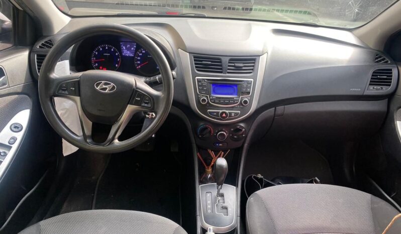 Hyundai Accent GL 2014 lleno