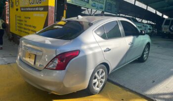 Nissan Versa 2013 lleno