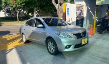 Nissan Versa 2013 lleno