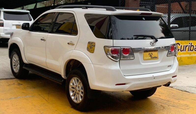 Toyota Fortuner 2014 lleno