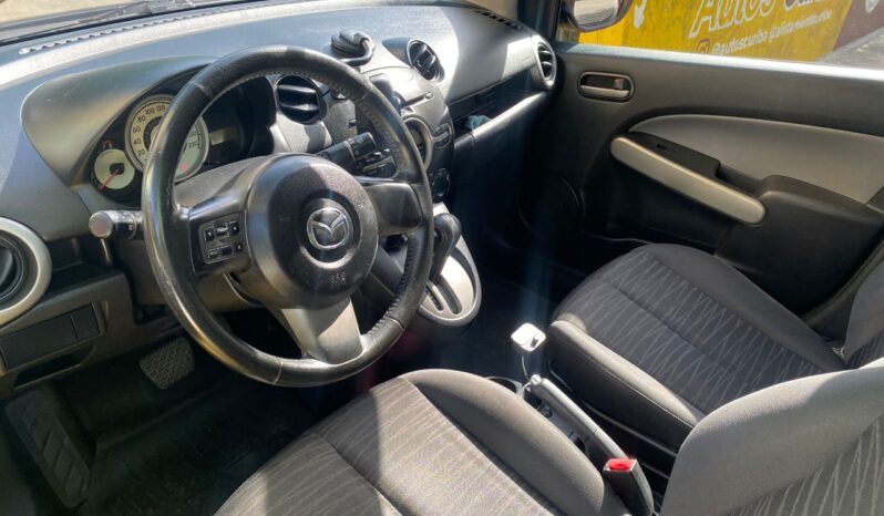 Mazda 2 2011 lleno