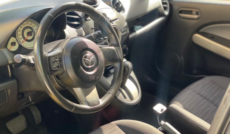 Mazda 2 2011 lleno