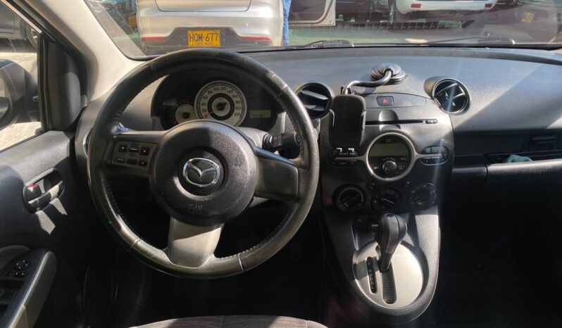 Mazda 2 2011 lleno