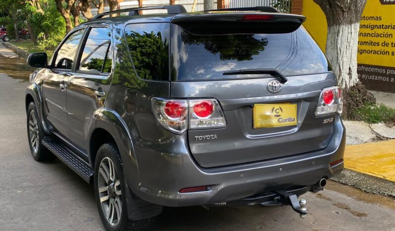 Toyota Fortuner 2013 lleno