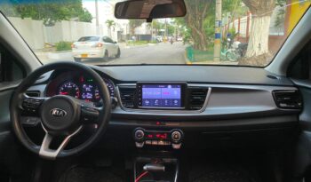 Kia Rio 2022 lleno