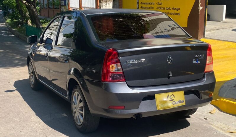 Renault Logan 2013 lleno