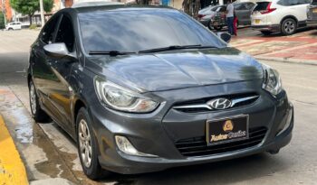 Hyundai Accent GL 2013 lleno