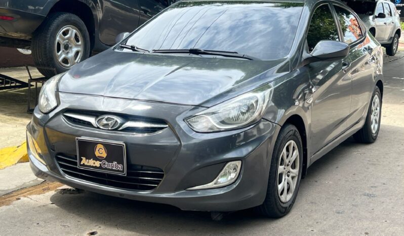 Hyundai Accent GL 2013 lleno