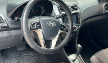Hyundai Accent GL 2013 lleno