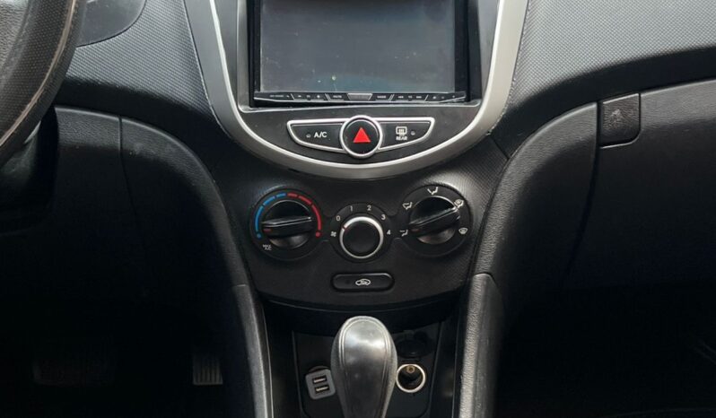 Hyundai Accent GL 2013 lleno