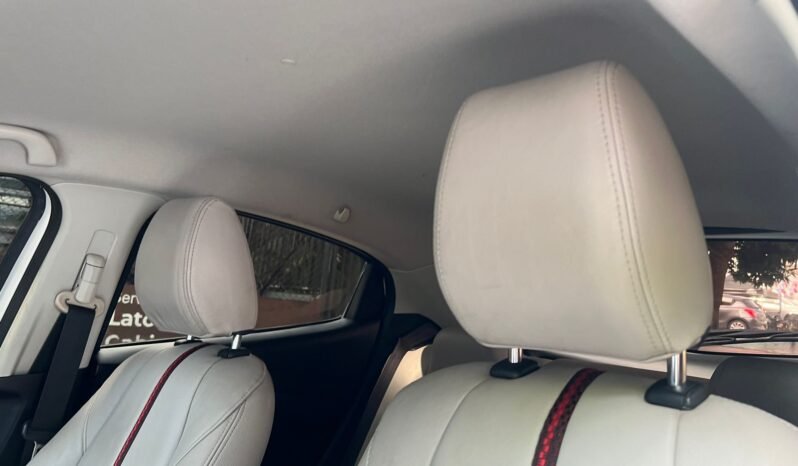 Mazda 2 Touring Mec 2016 lleno