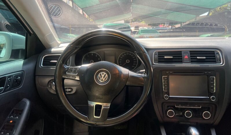 Volkswagen Jetta Comfortline 2012 lleno