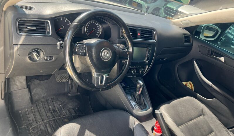 Volkswagen Jetta Comfortline 2012 lleno