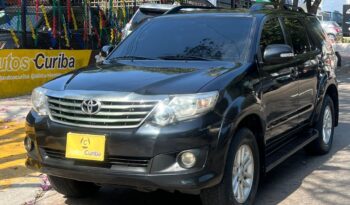Toyota Fortuner SR5 2014 lleno