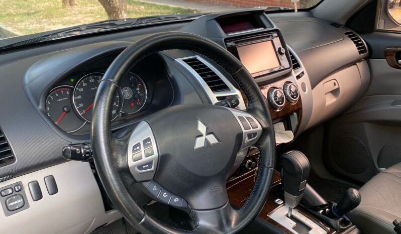 Mitsubishi Nativa 4X4 2014 lleno