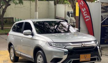 Mitsubishi Outlander 4X4 2022 lleno