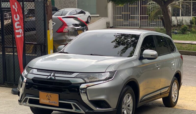 Mitsubishi Outlander 4X4 2022 lleno