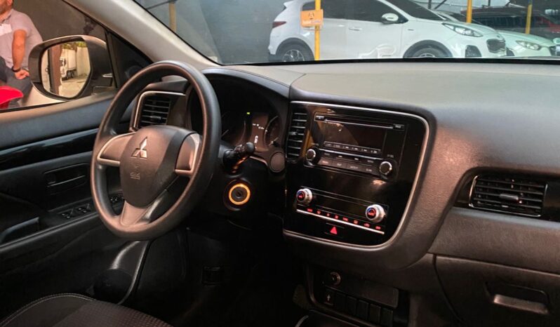 Mitsubishi Outlander 4X4 2022 lleno