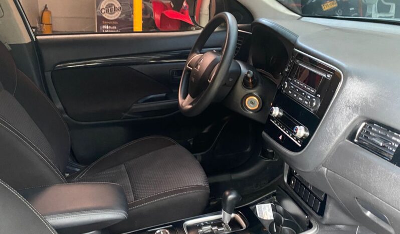 Mitsubishi Outlander 4X4 2022 lleno