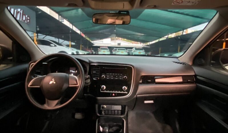 Mitsubishi Outlander 4X4 2022 lleno