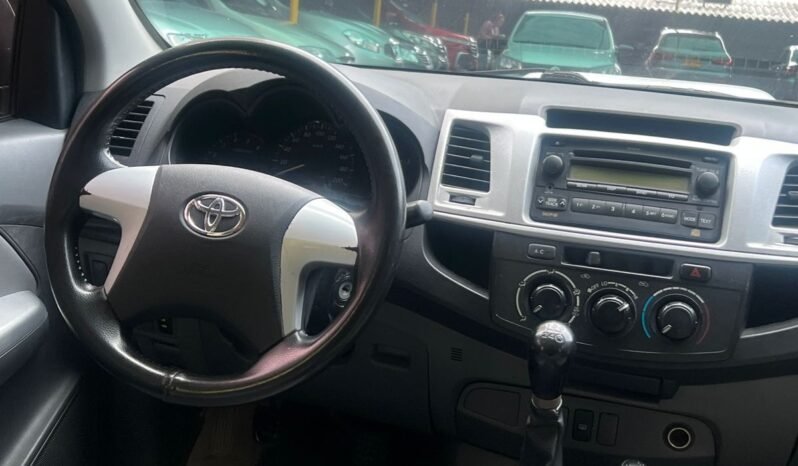 Toyota Hilux 4X4 2015 lleno