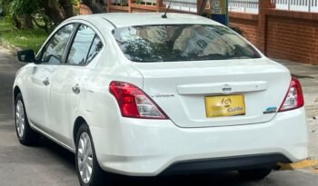 Nissan Versa 2017 lleno