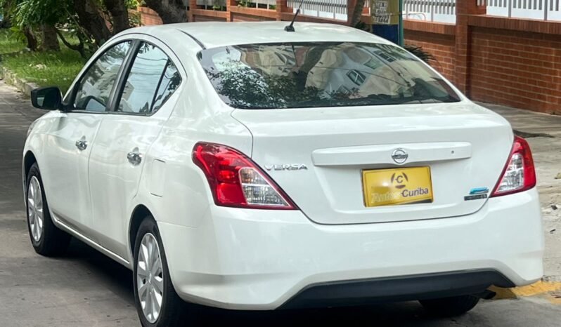 Nissan Versa 2017 lleno