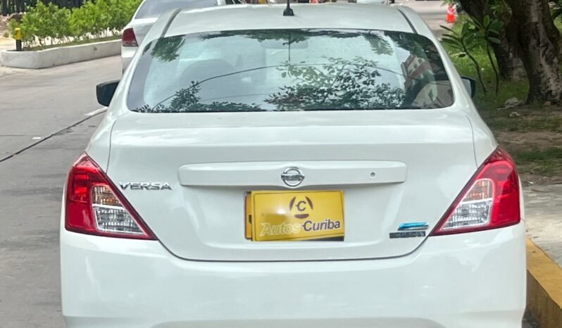 Nissan Versa 2017 lleno