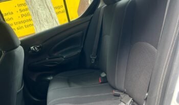 Nissan Versa 2017 lleno