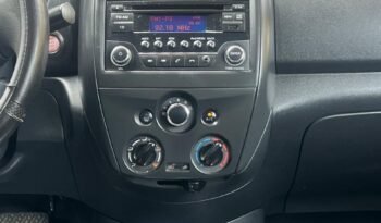 Nissan Versa 2017 lleno