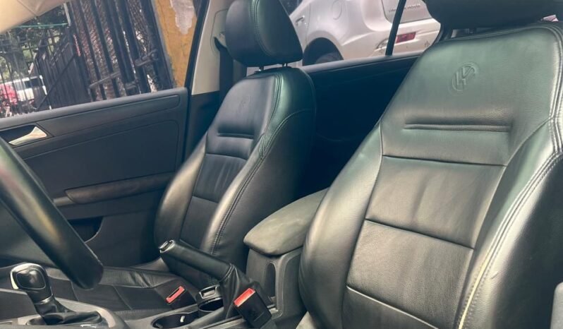 Volkswagen Nuevo Jetta 2012 lleno