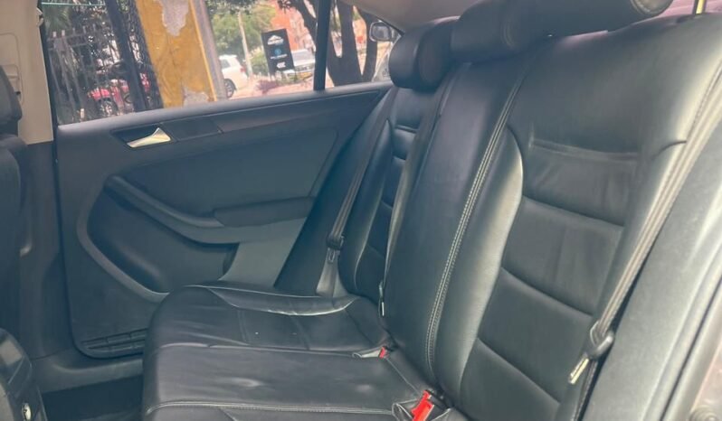 Volkswagen Nuevo Jetta 2012 lleno