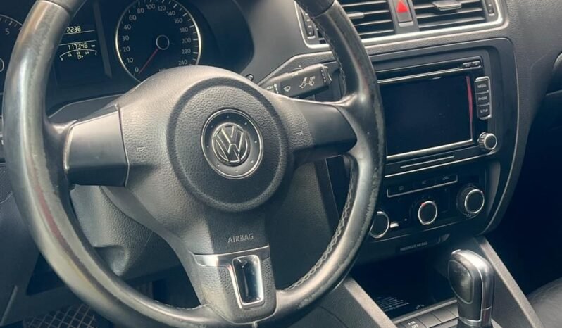 Volkswagen Nuevo Jetta 2012 lleno