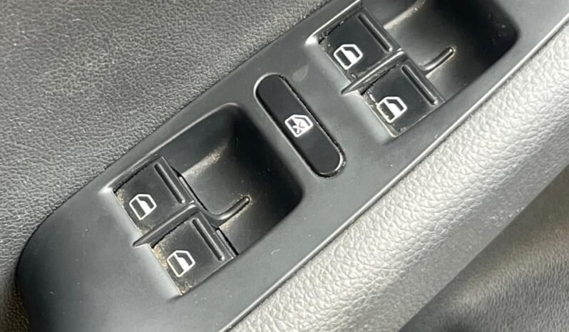 Volkswagen Nuevo Jetta 2012 lleno