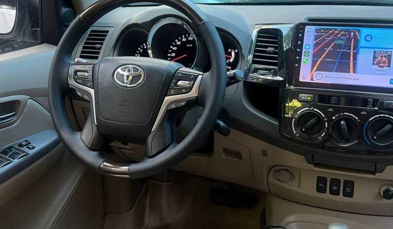 Toyota Fortuner SR5 2011 lleno