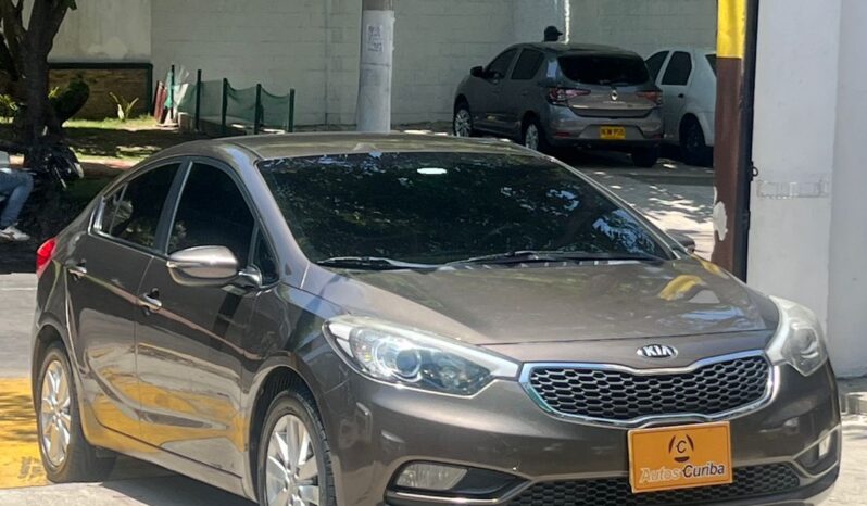 Kia Cerato Pro 2015 lleno