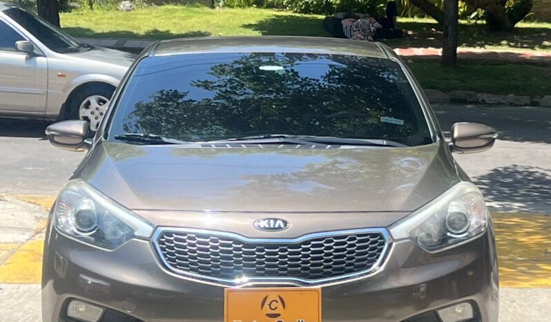 Kia Cerato Pro 2015 lleno