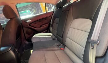 Kia Cerato Pro 2015 lleno
