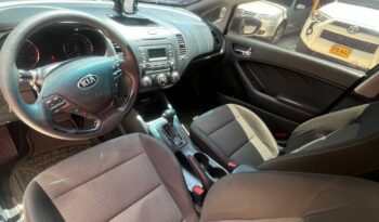 Kia Cerato Pro 2015 lleno