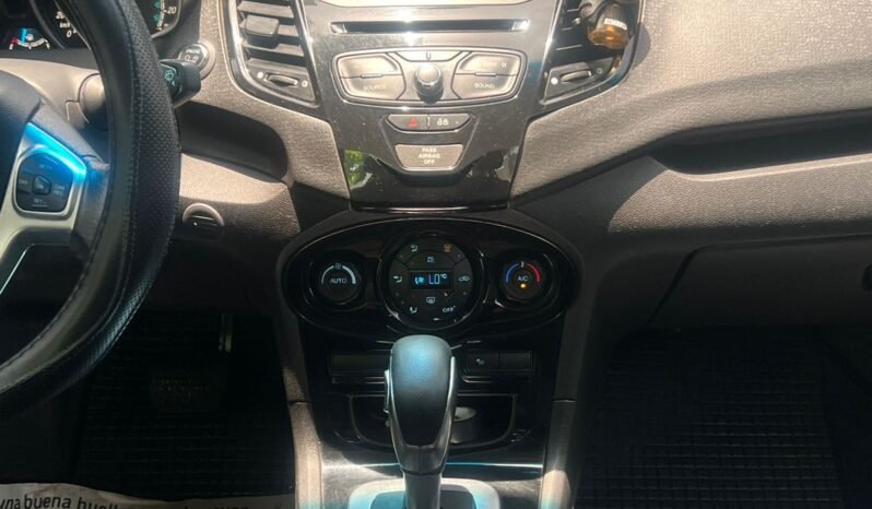 Ford Fiesta Titanium 2018 lleno