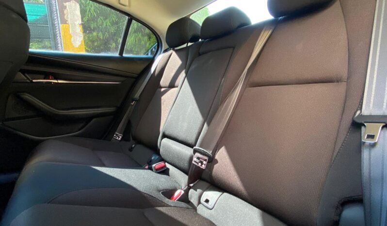 Mazda 3 Touring Hybrid 2024 lleno