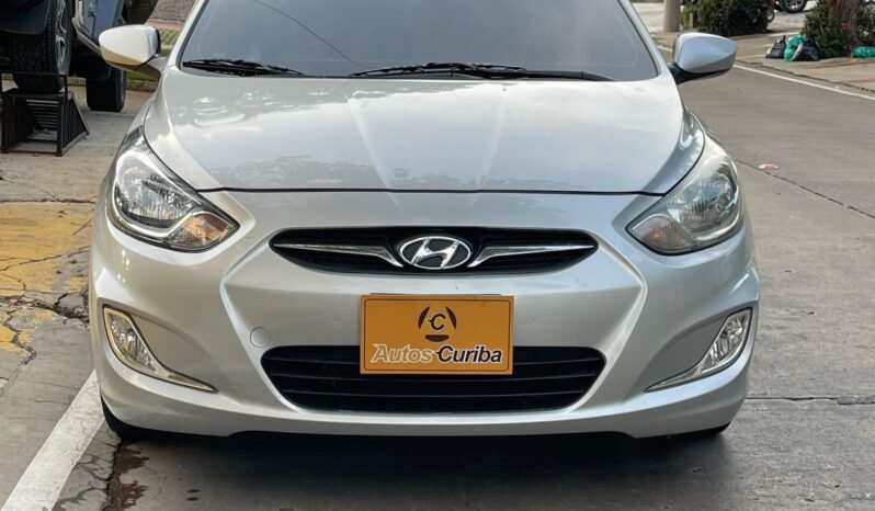 Hyundai Accent GL 2013 lleno