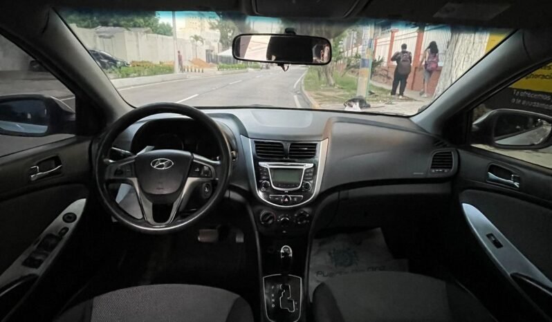 Hyundai Accent GL 2013 lleno