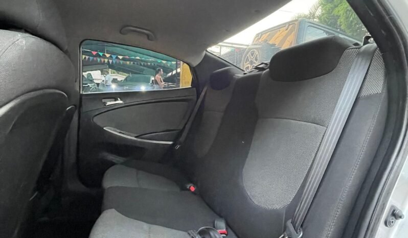 Hyundai Accent GL 2013 lleno