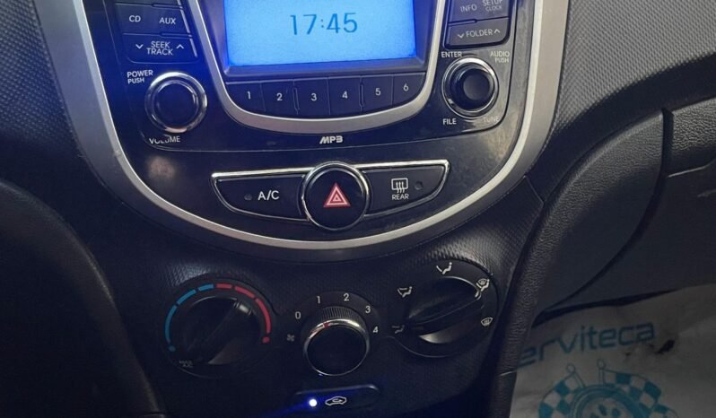 Hyundai Accent GL 2013 lleno