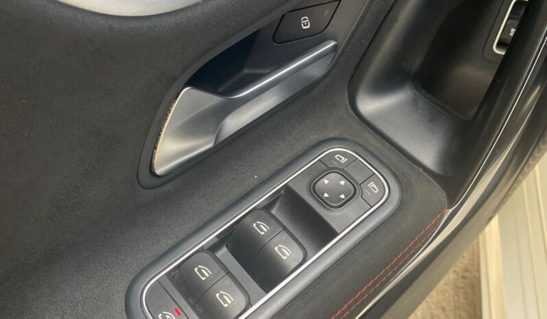 Mercedes Benz CLA180 2020 lleno